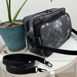 루이비통 LV 메신저백 2종